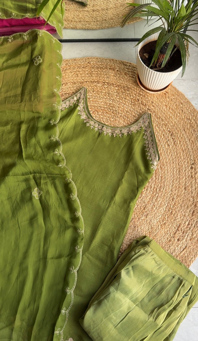 AAYAT GREEN HALTER NECK SHORT KURTA WITH PANTS